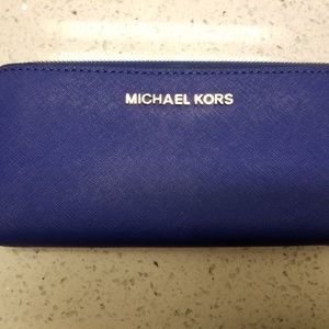 Michael Kors Zip Around Continental Wallet